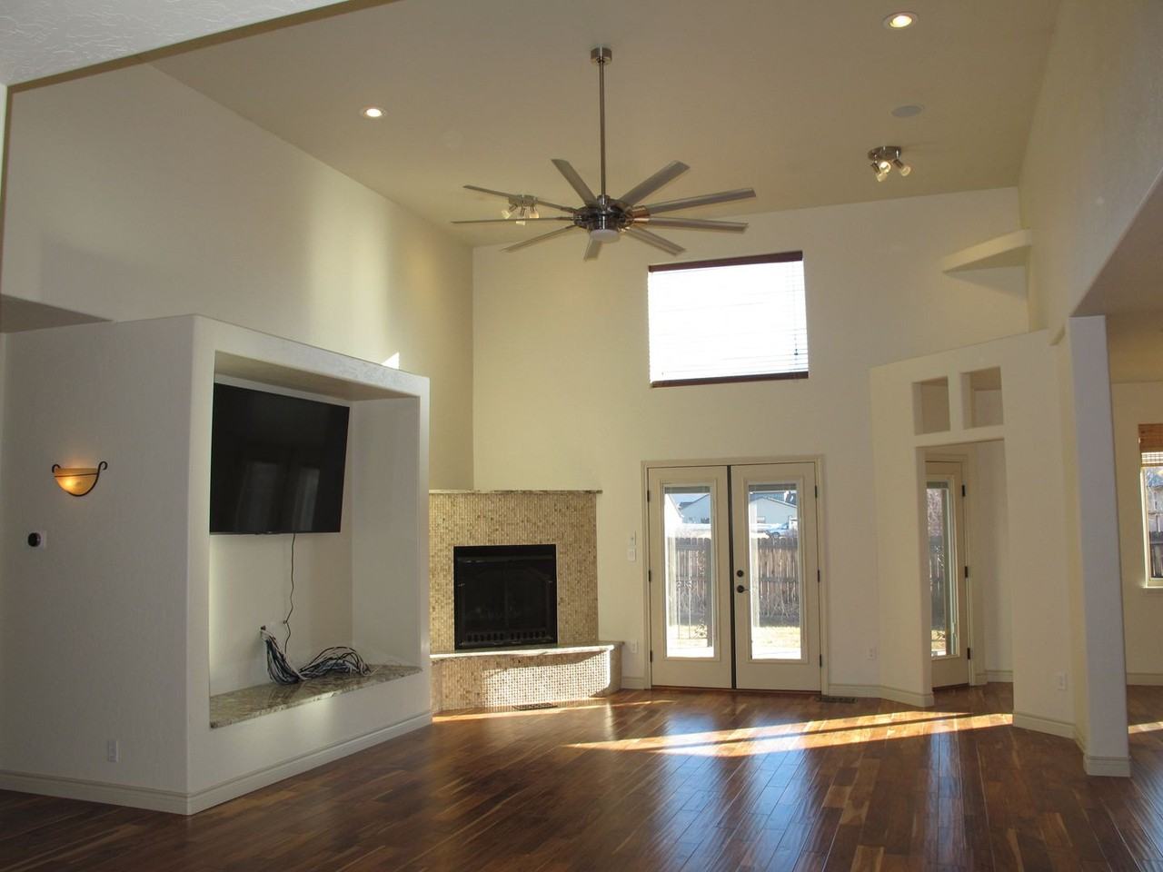 829 Shiraz Dr - Photo 3 of 26