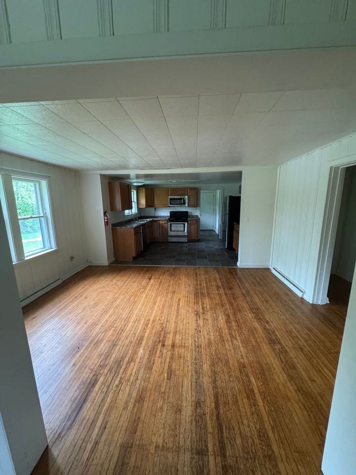 4755 N Kinser Pike - Photo 3 of 9