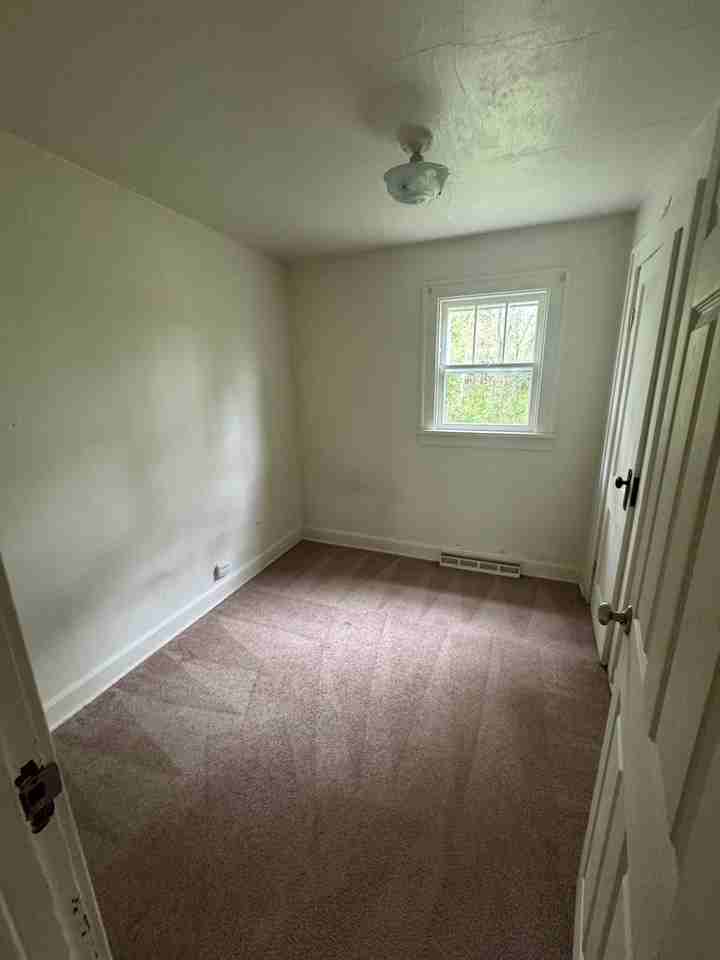 4755 N Kinser Pike - Photo 6 of 9