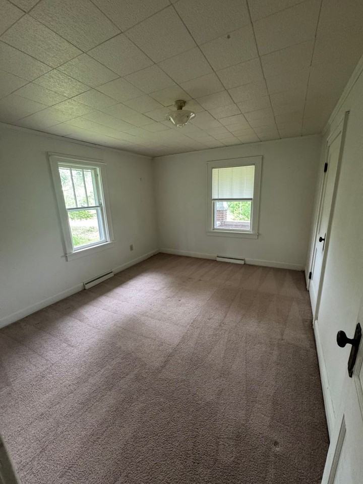 4755 N Kinser Pike - Photo 7 of 9