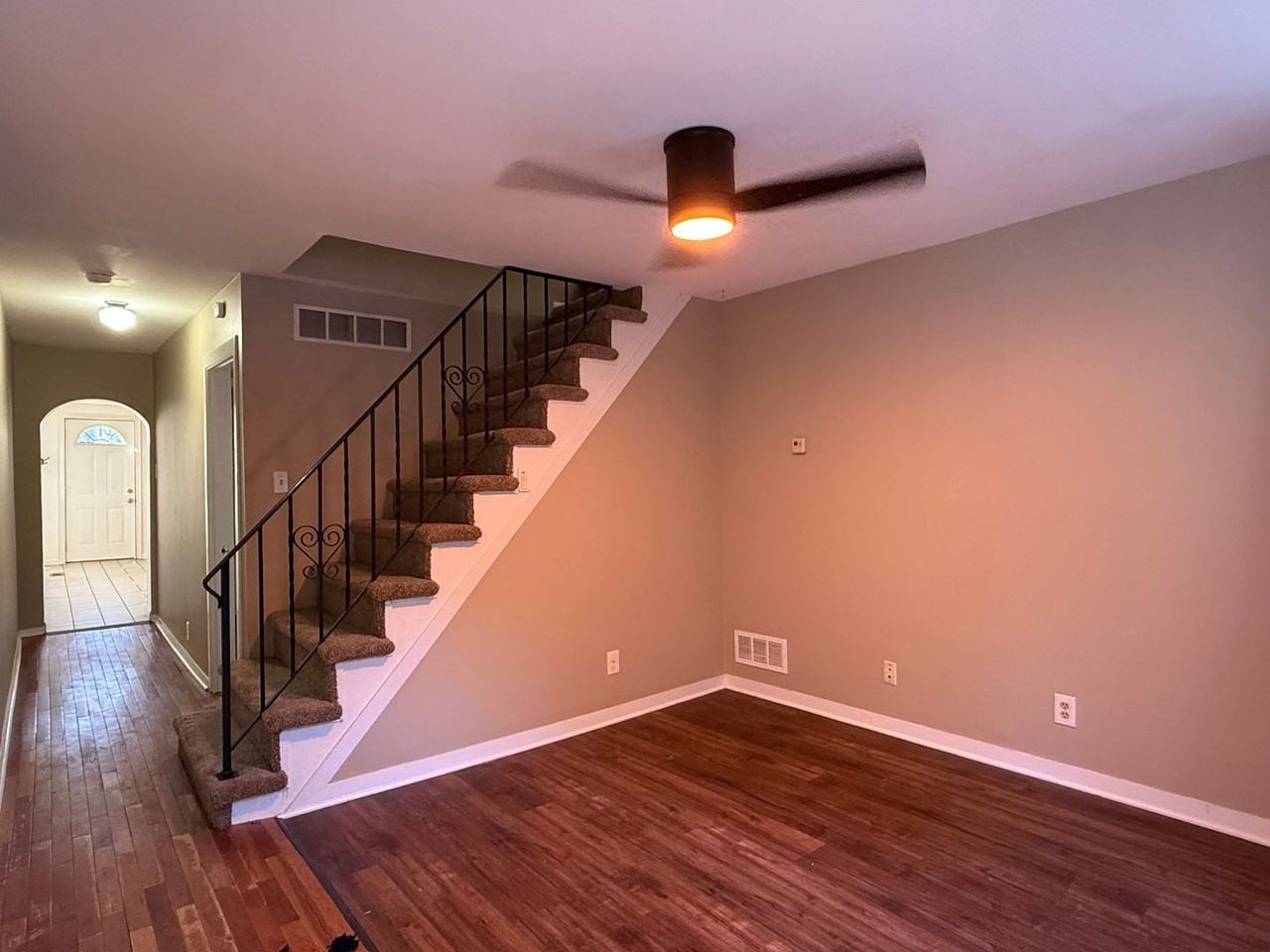 103 9th St - Photo 2 of 16