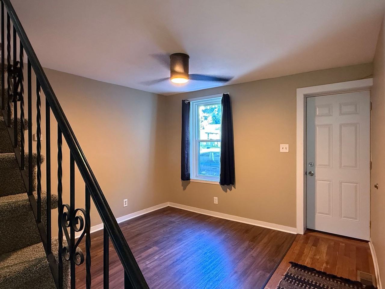 103 9th St - Photo 3 of 16