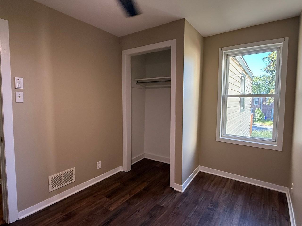 103 9th St - Photo 5 of 16