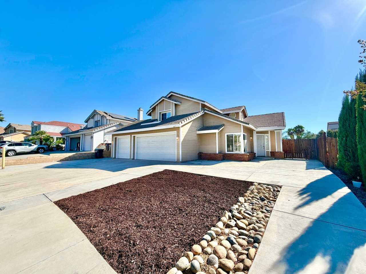 26121 Coronada Dr - Photo 3 of 45