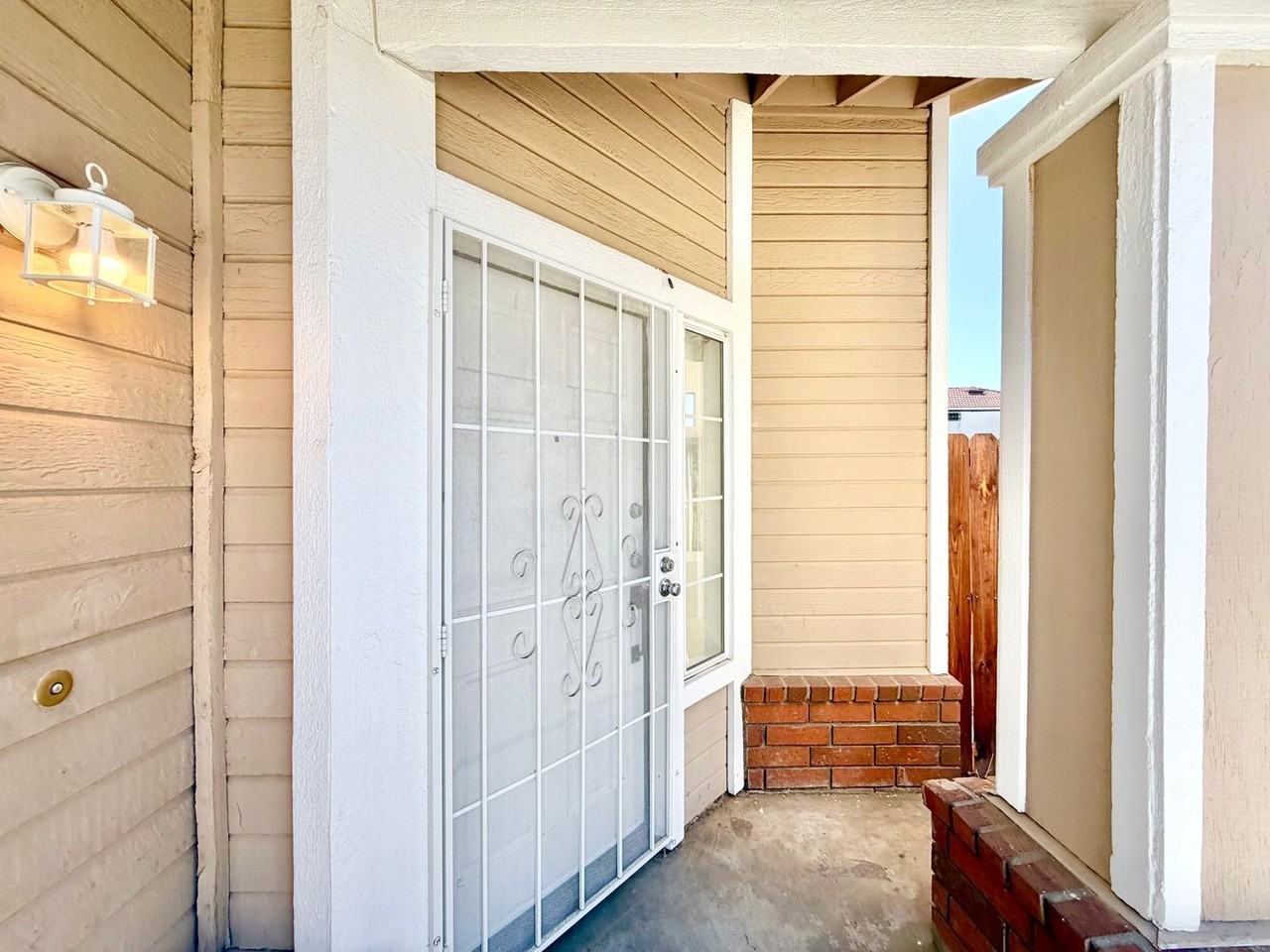 26121 Coronada Dr - Photo 5 of 45