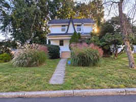 featured image of 555 Wyandot Ave