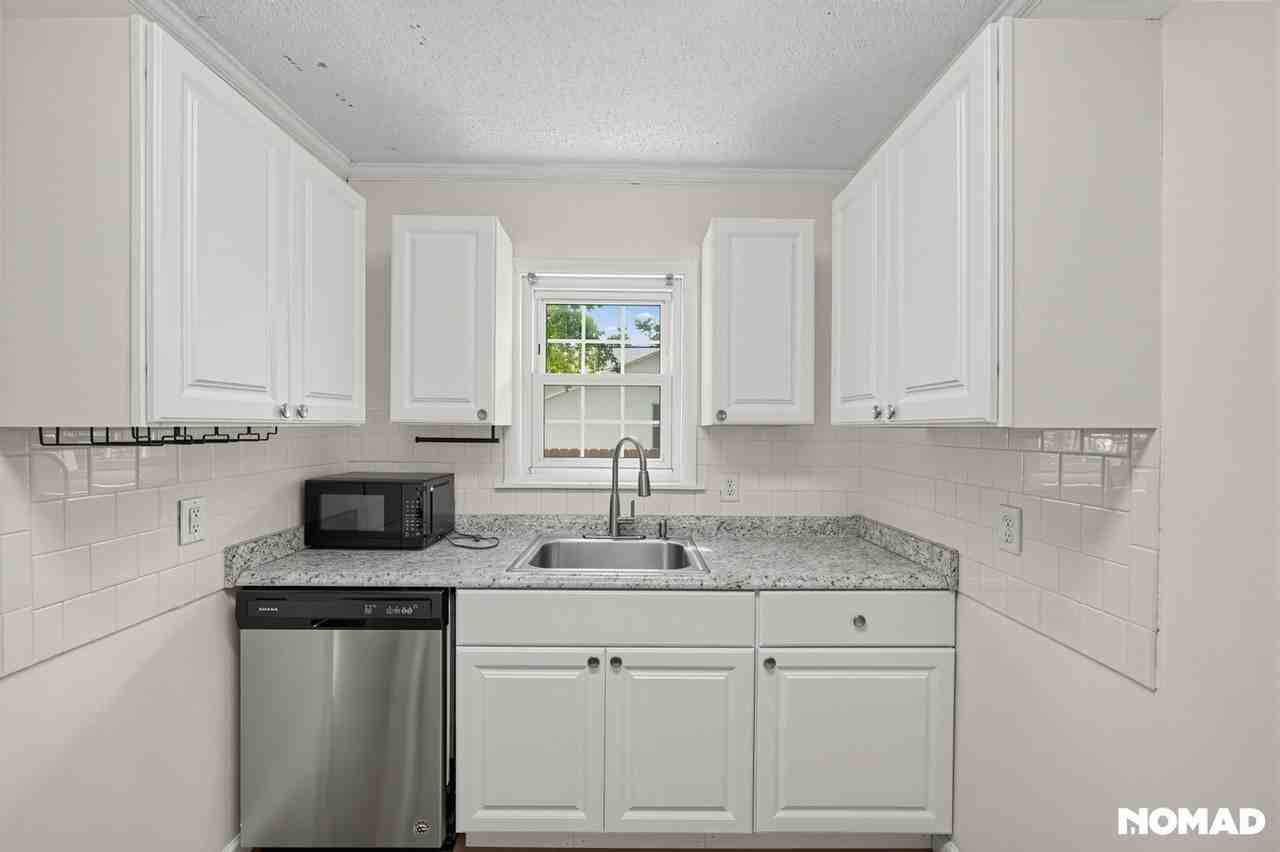 404 Ashantilly Ave - Photo 4 of 32