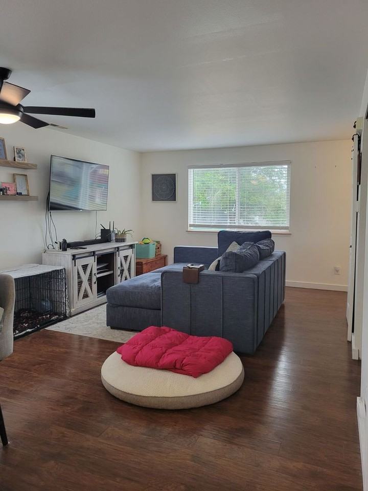 1604 Arvon Ave - Photo 4 of 11