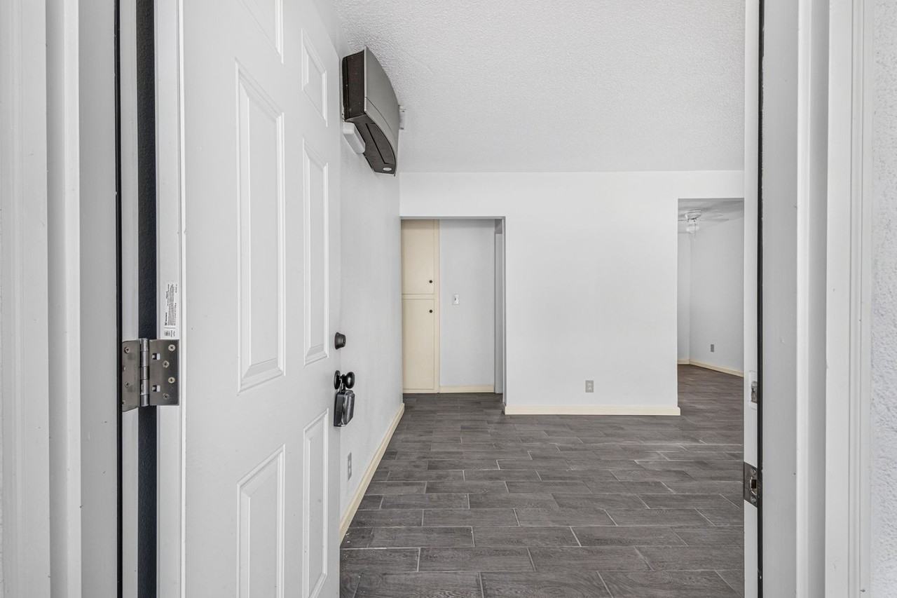 328 E 49th St - Photo 3 of 26