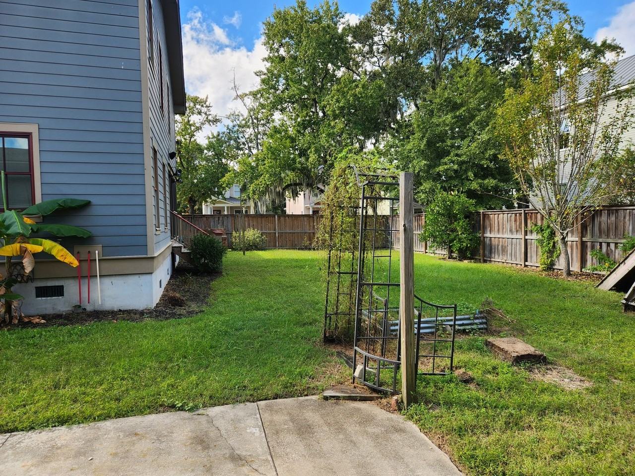 836 E Park Ave - Photo 2 of 17