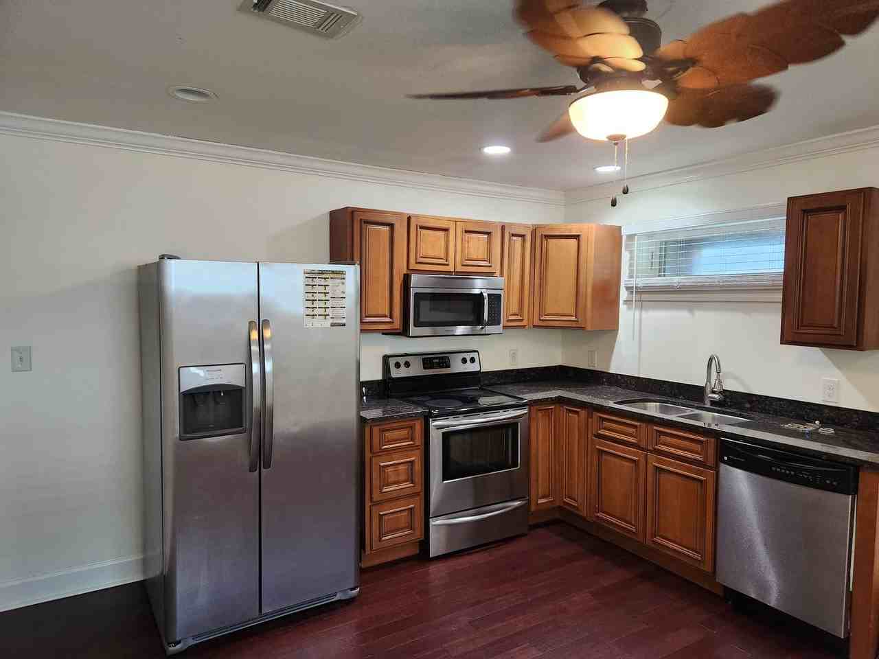 836 E Park Ave - Photo 7 of 17