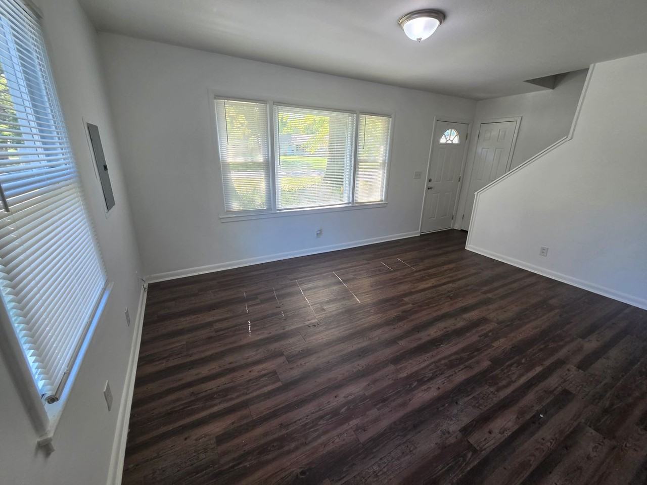 5609 Goldenrod Rd - Photo 2 of 20