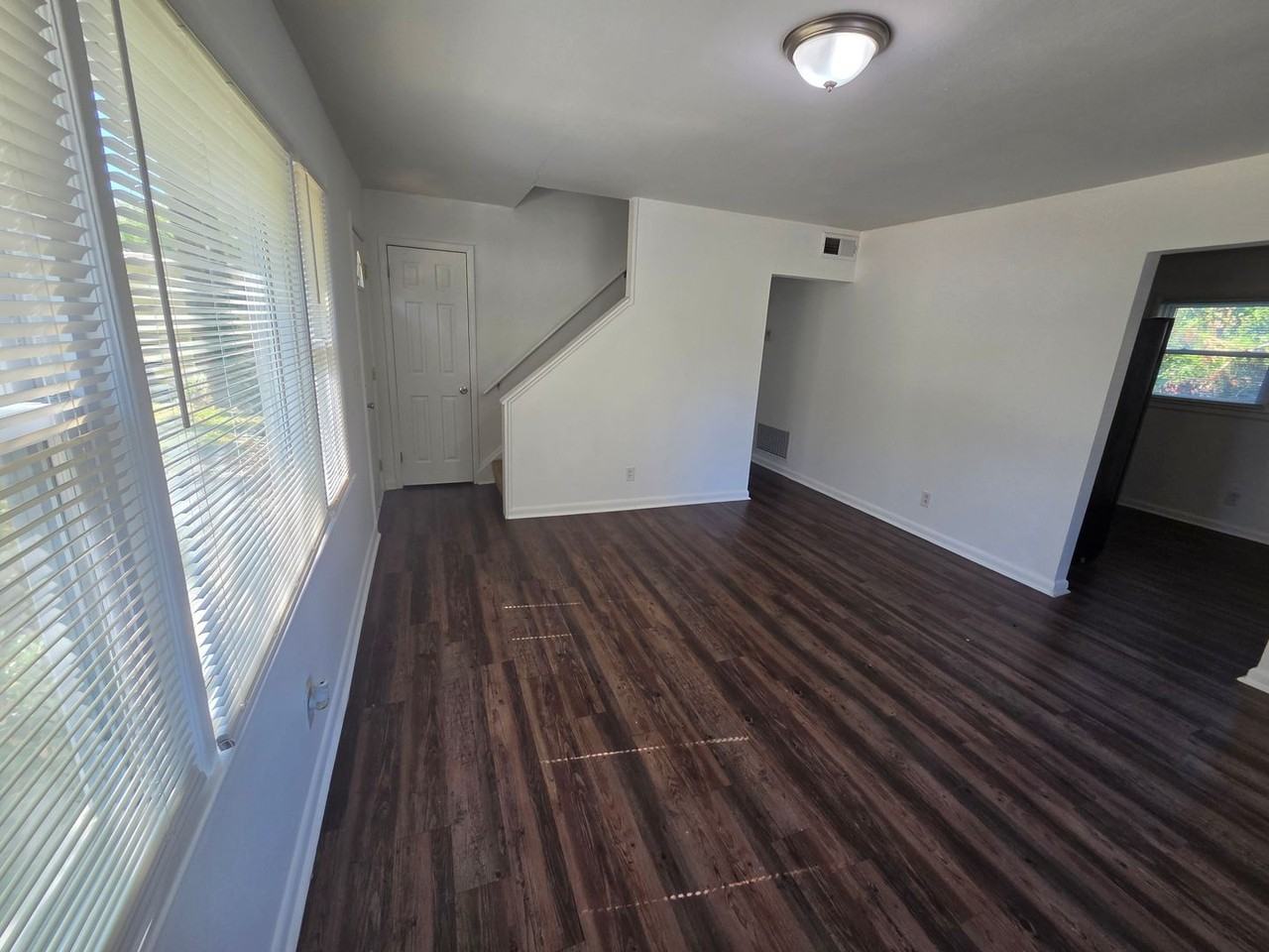5609 Goldenrod Rd - Photo 4 of 20