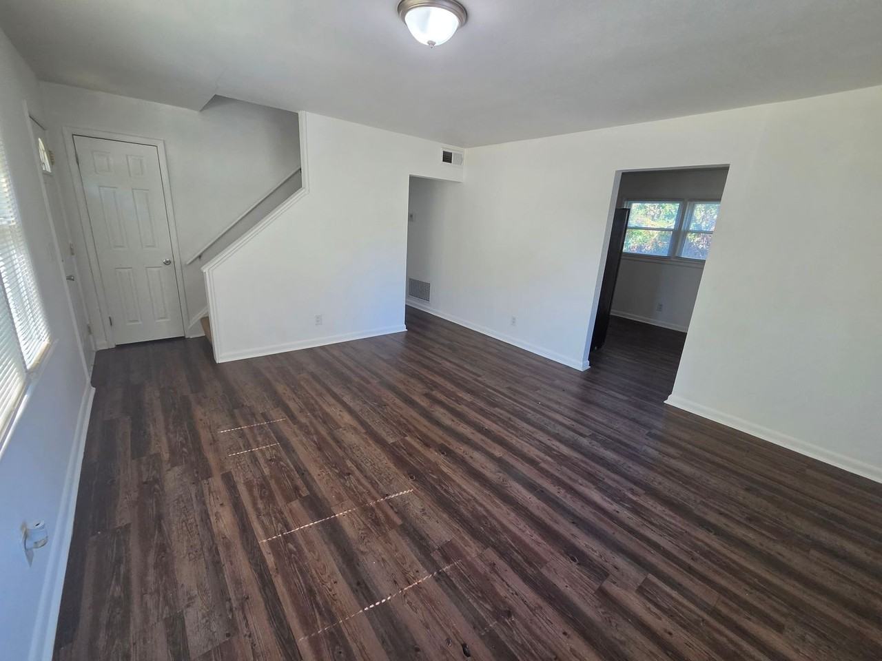 5609 Goldenrod Rd - Photo 5 of 20
