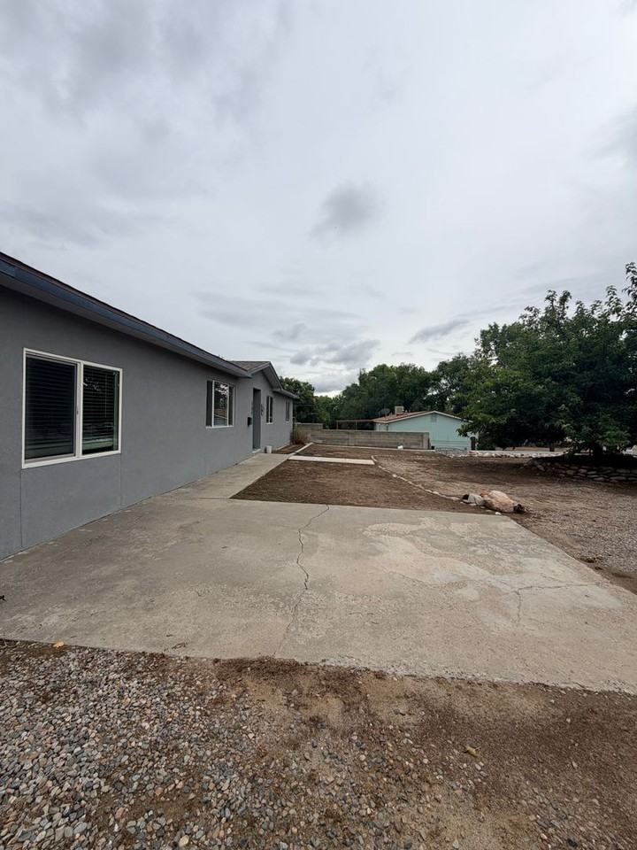 304 Heiland Rd - Photo 4 of 31