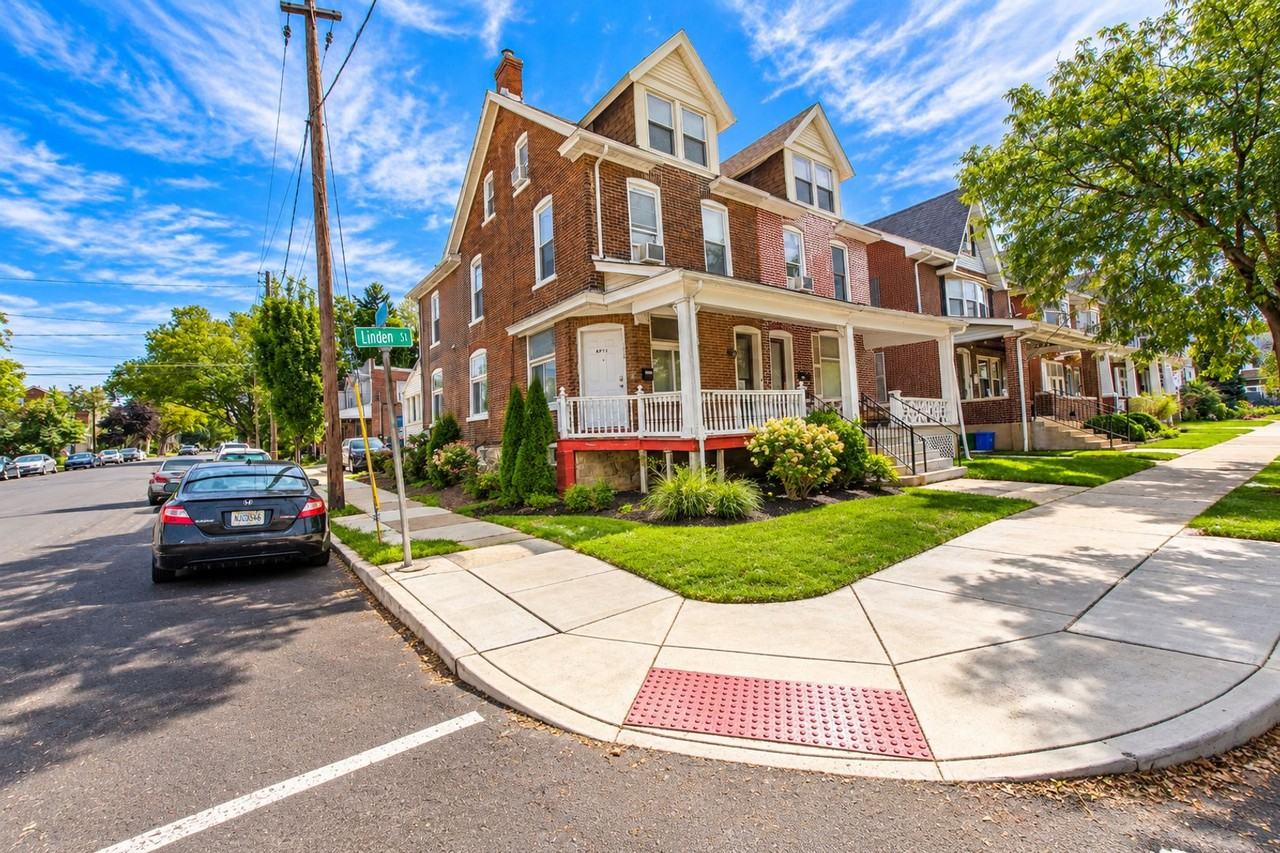 1038 Linden St - Photo 4 of 26