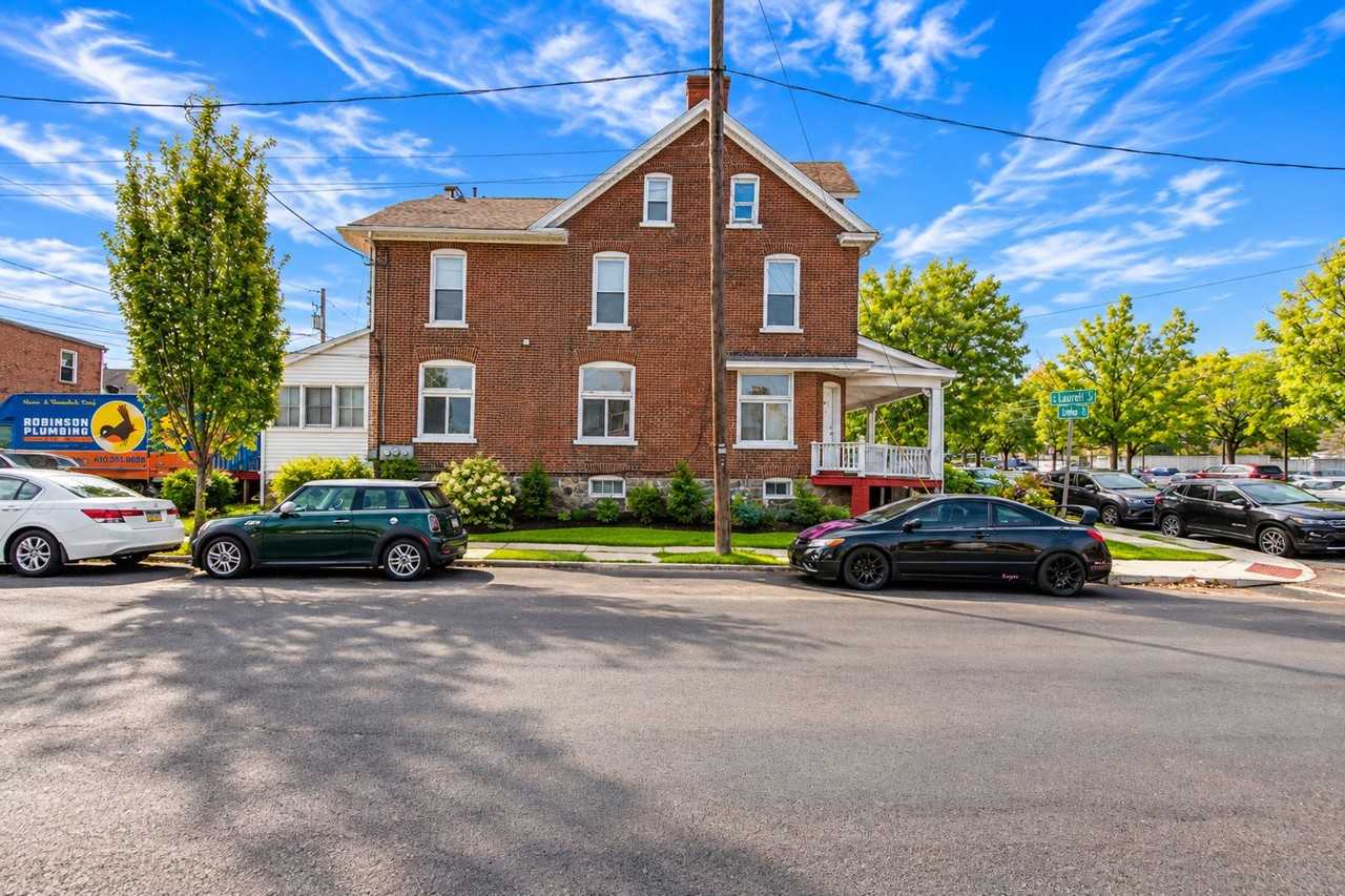 1038 Linden St - Photo 6 of 26