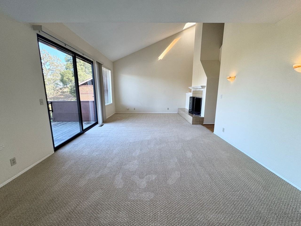 1033 Susan Way - Photo 6 of 35