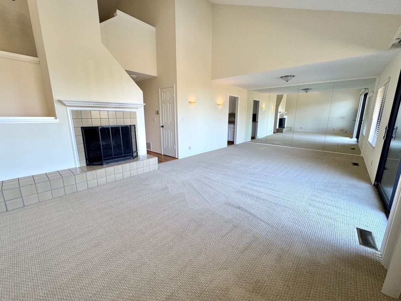 1033 Susan Way - Photo 7 of 35