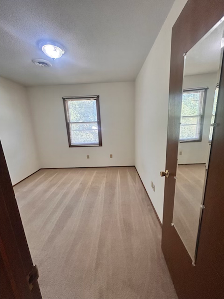 323 E Promenade St #323 - Photo 2 of 7
