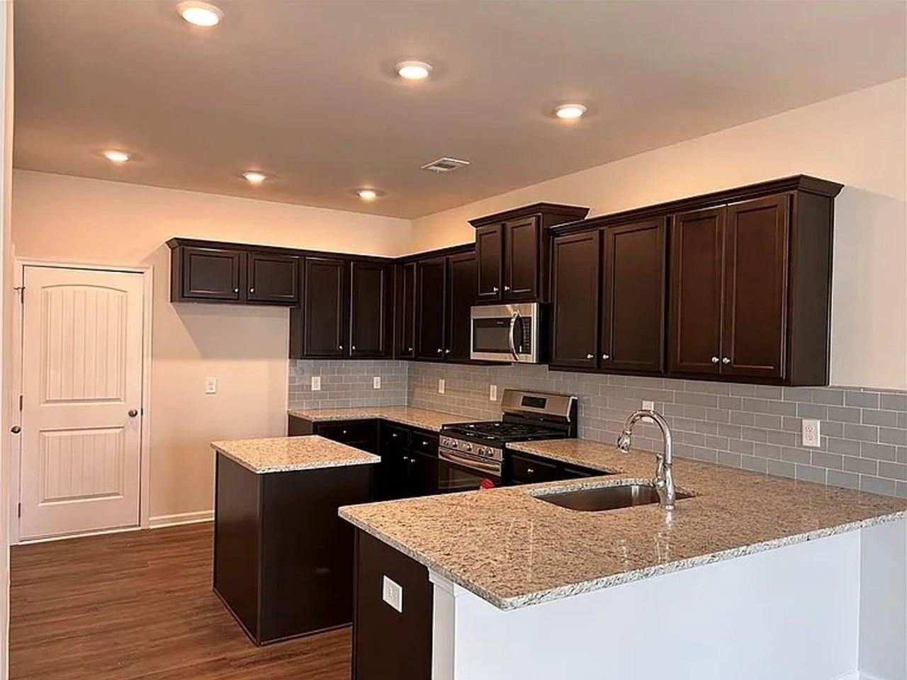 38 Windover Way - Photo 2 of 28