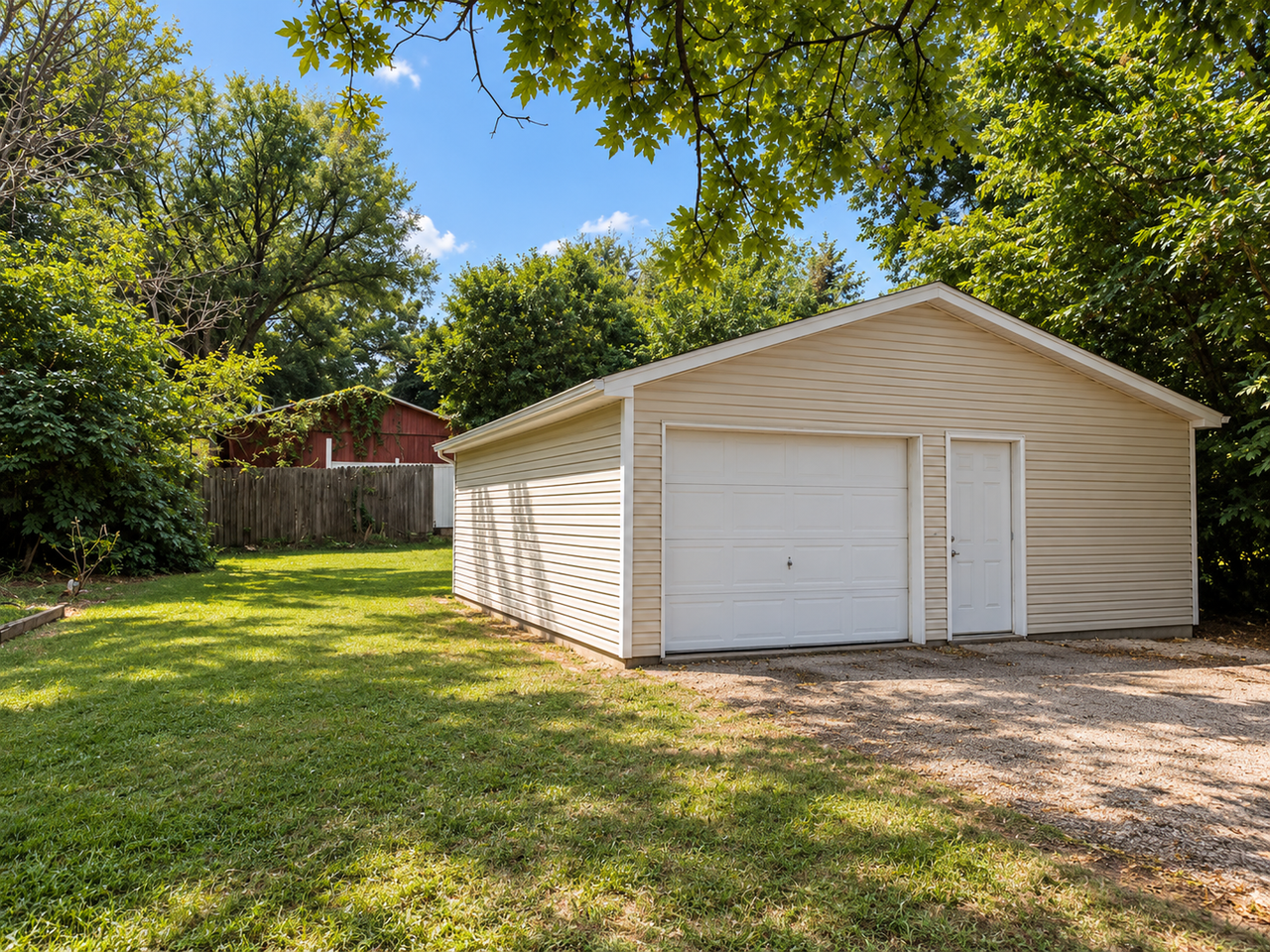 266 N Henderson St - Photo 3 of 4