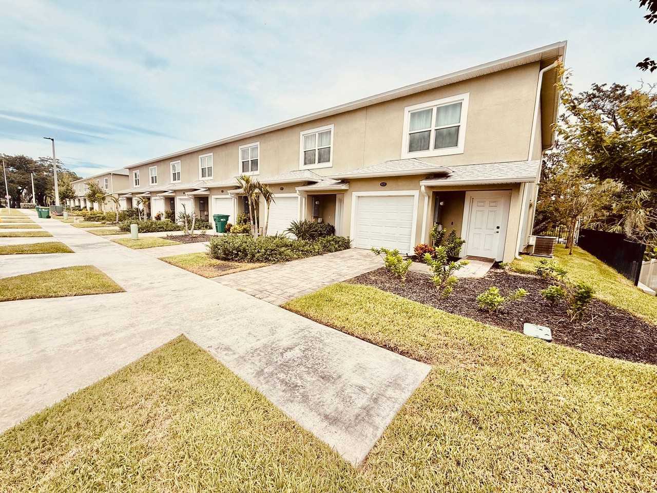 823 Paddleboard Ct - Photo 2 of 44
