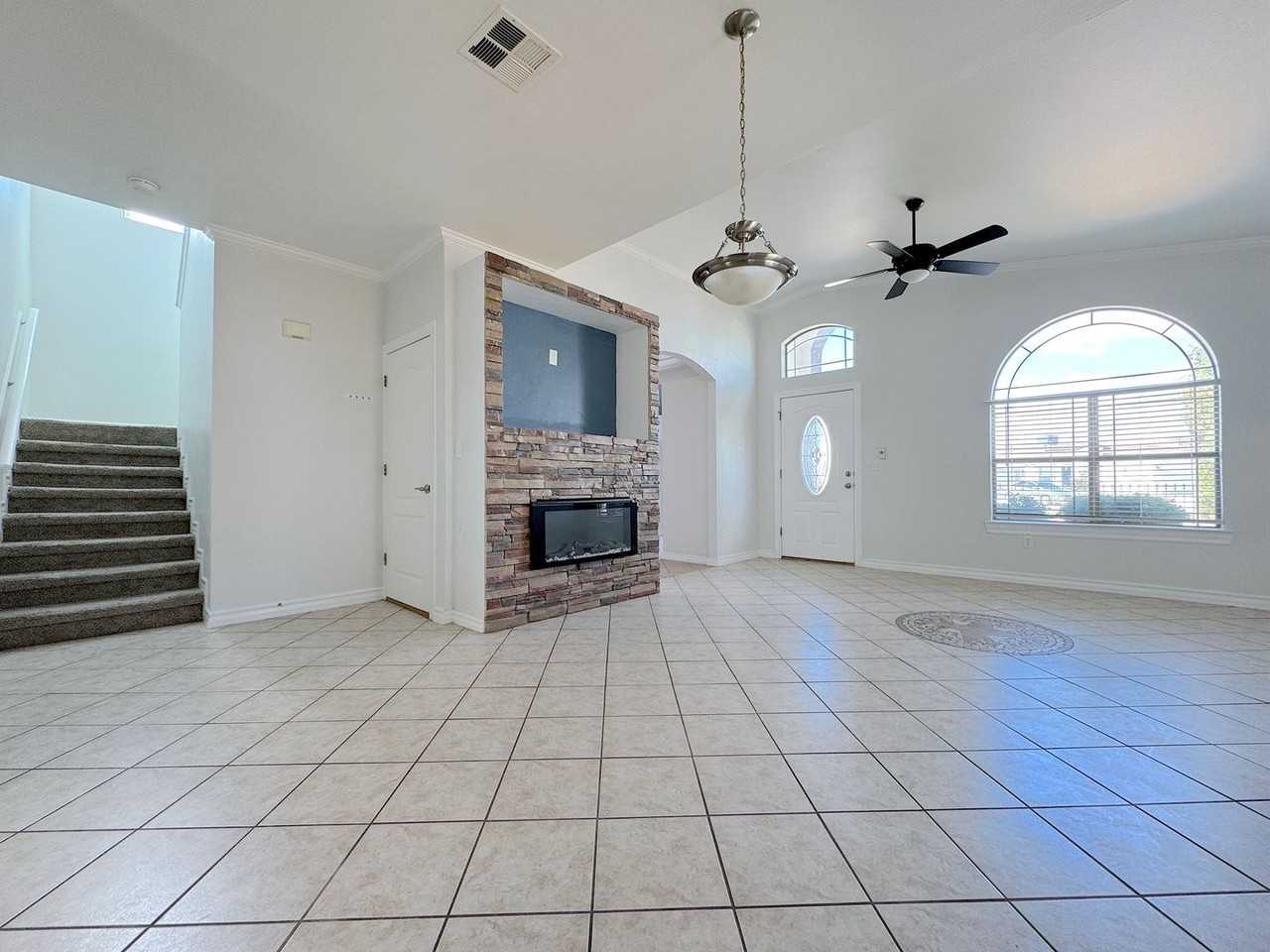 300 Horizon View Dr - Photo 3 of 39