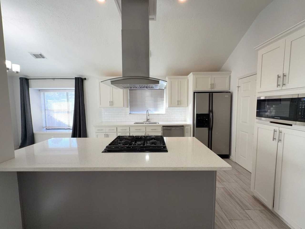 218 Bedford Ln - Photo 7 of 31