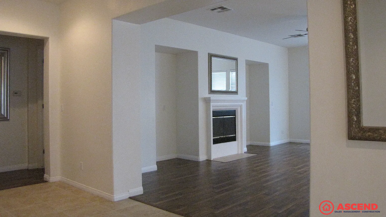 9309 Kingsmill Ln - Photo 3 of 10