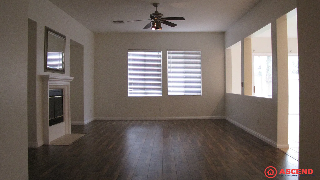 9309 Kingsmill Ln - Photo 4 of 10