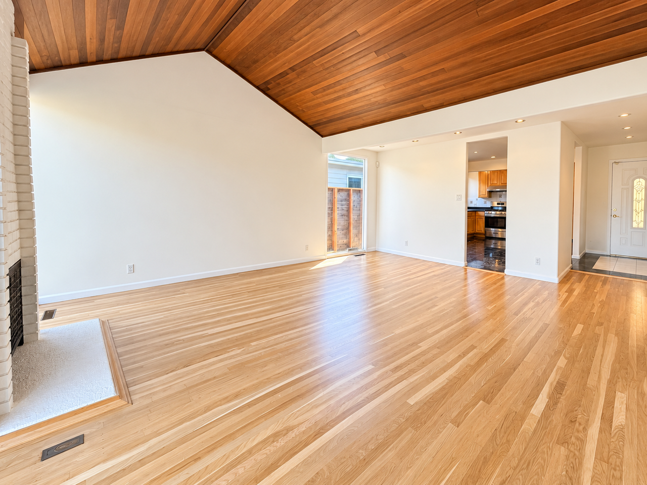 1064 Ridgewood Dr - Photo 3 of 30