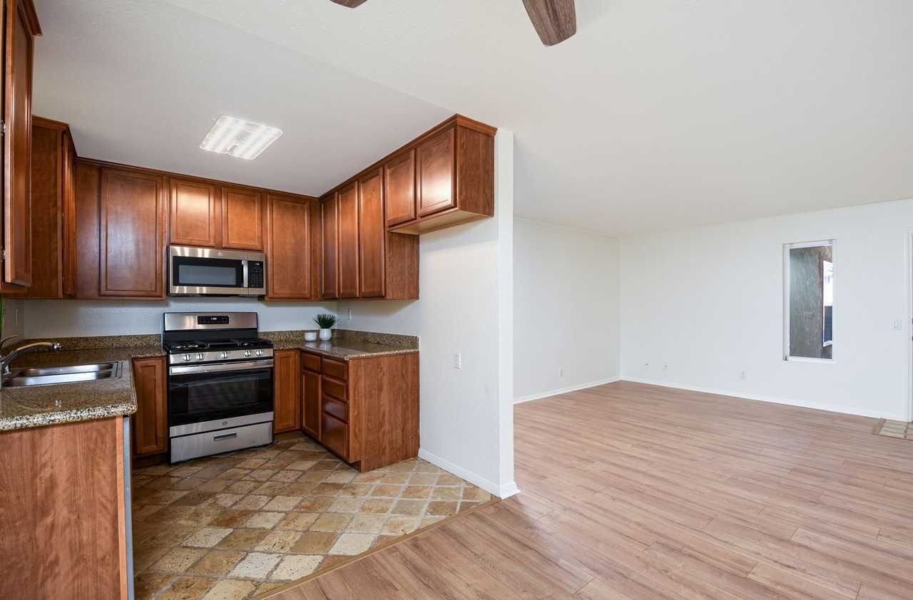 530 Calle Montecito - Photo 4 of 14