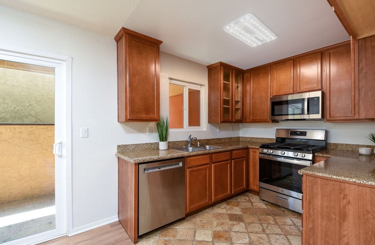 530 Calle Montecito - Photo 6 of 14