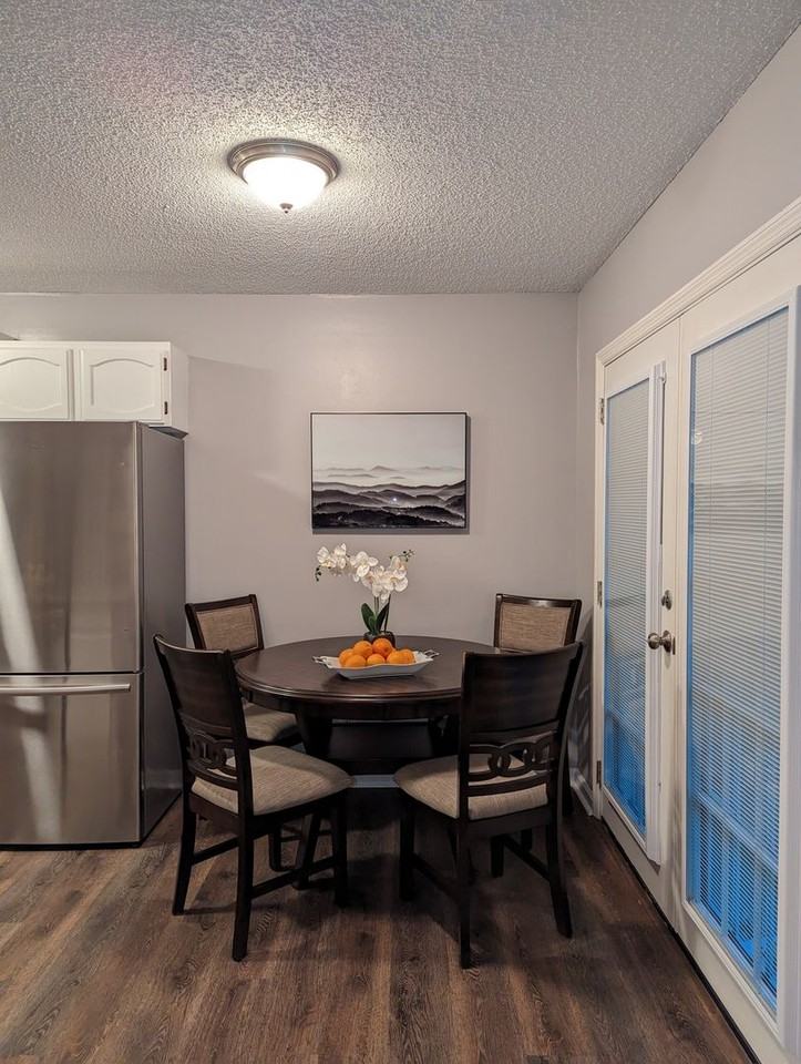 1303 Mountain Meadows Way - Photo 3 of 10