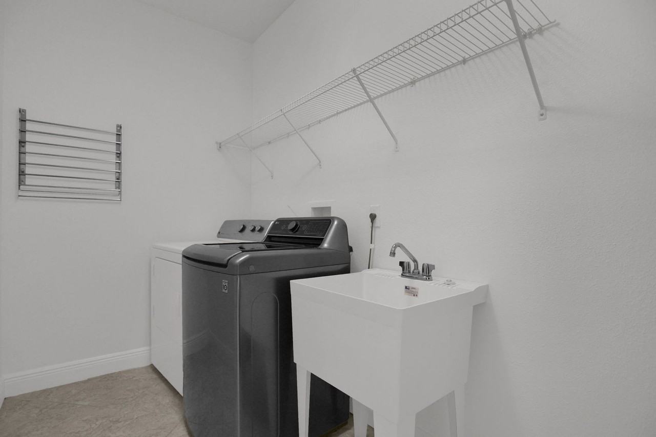 1161 Charming St - Photo 7 of 42