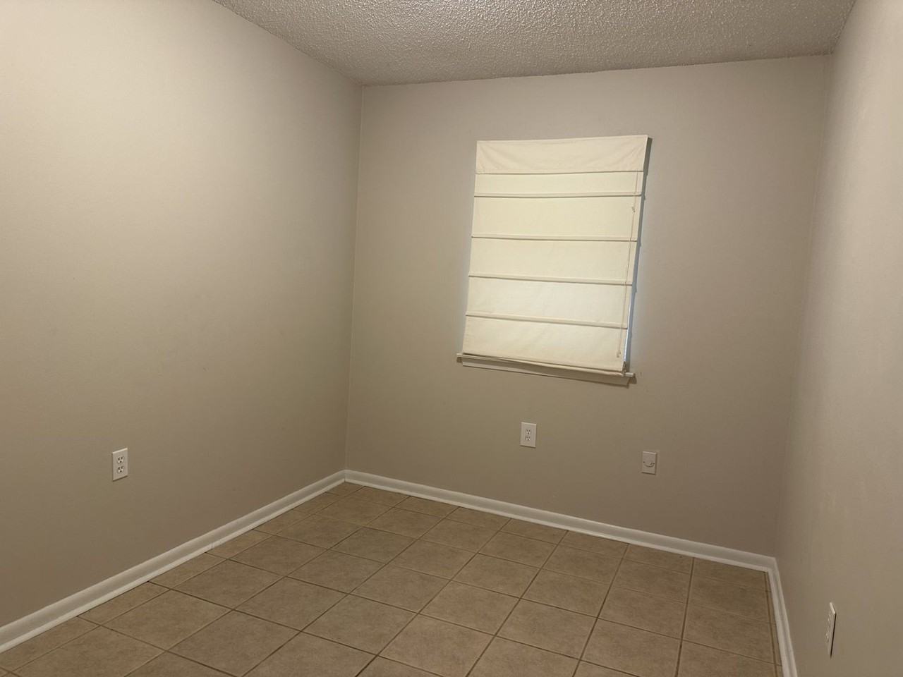 2121 Oriole St - Photo 3 of 24