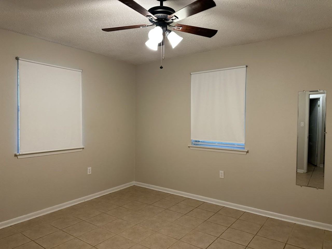 2121 Oriole St - Photo 6 of 24