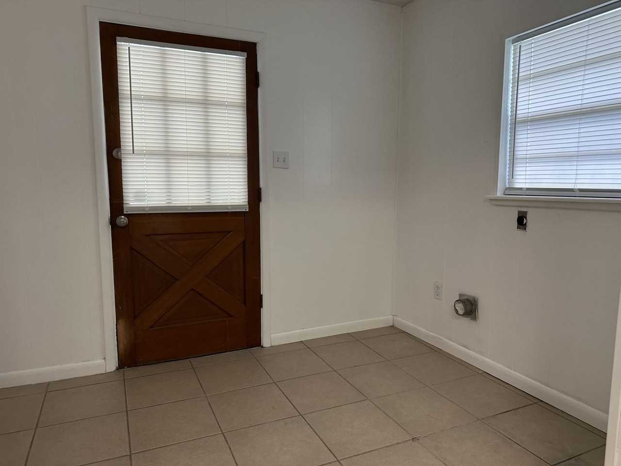 2121 Oriole St - Photo 7 of 24
