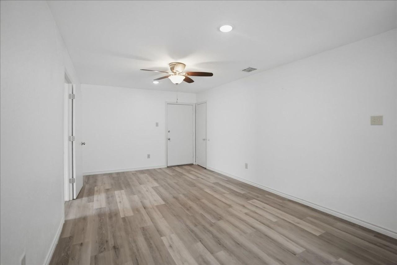 1221 Bernice Dr - Photo 3 of 25