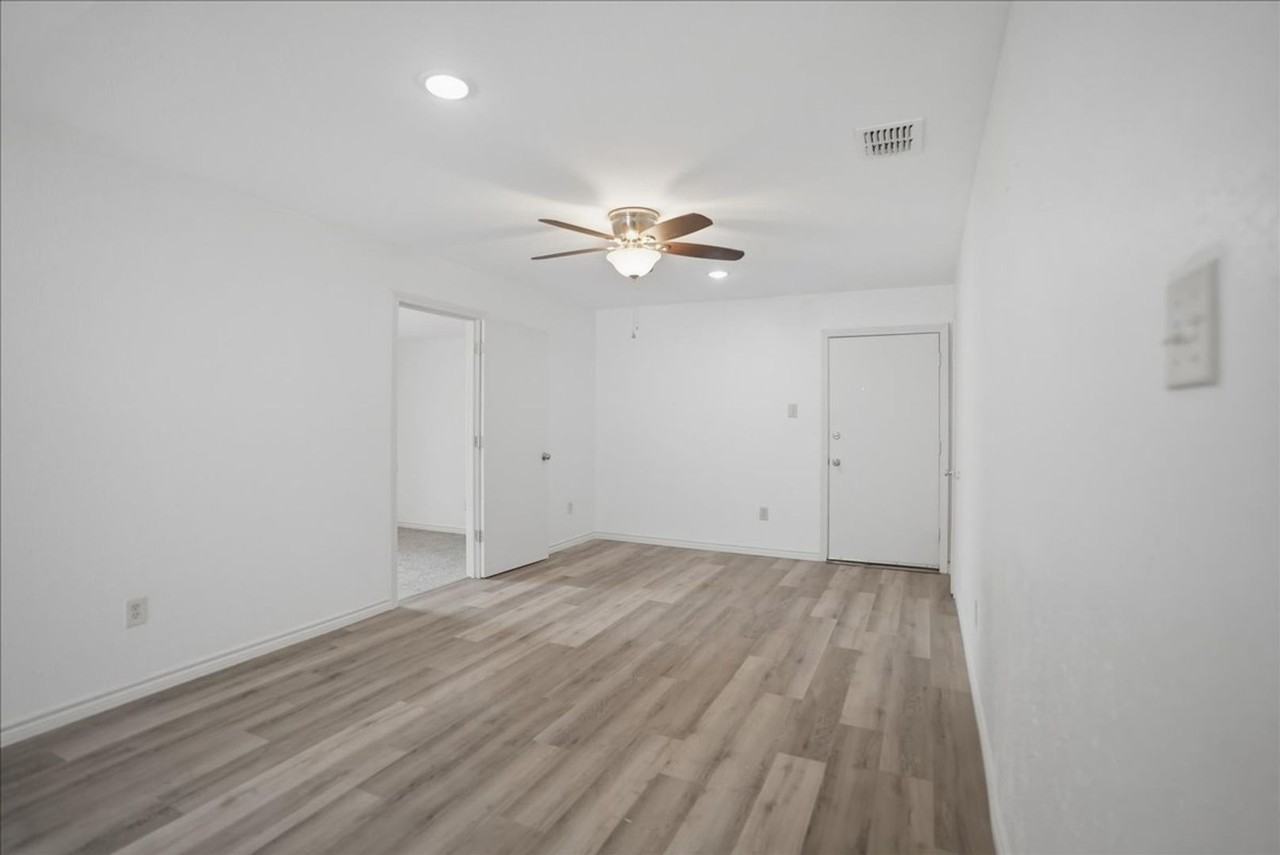 1221 Bernice Dr - Photo 4 of 25
