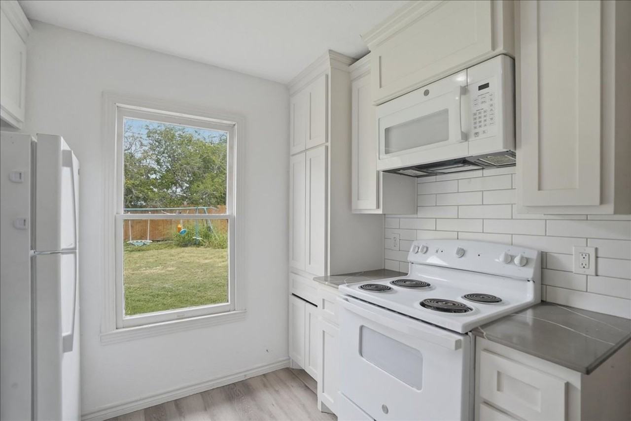 1221 Bernice Dr - Photo 6 of 25