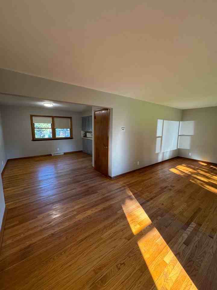 3040 Dallas Rd - Photo 4 of 12