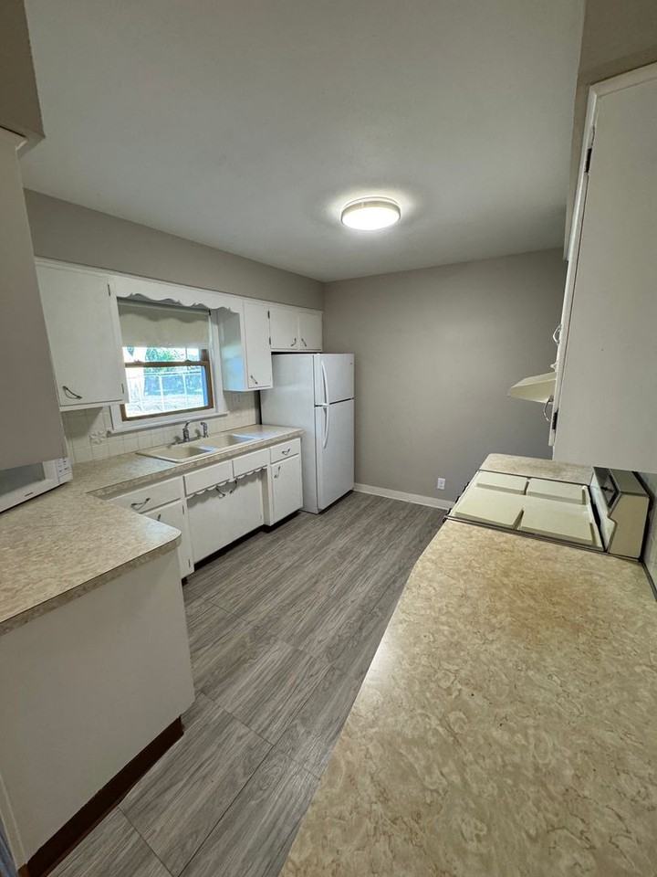 3040 Dallas Rd - Photo 6 of 12