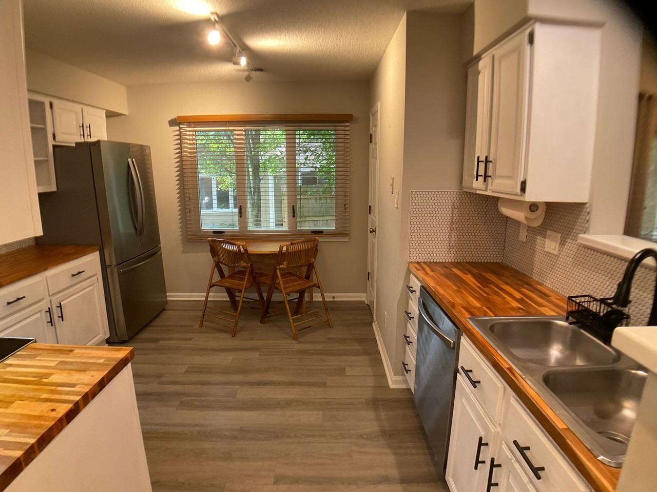 4118 Pin Oak Dr - Photo 4 of 26