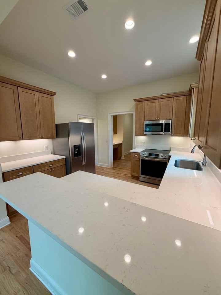 1211 E 40th St - Photo 6 of 30