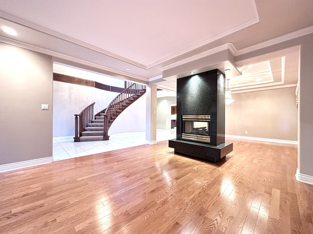 7411 Belair Drive - Photo 3 of 9