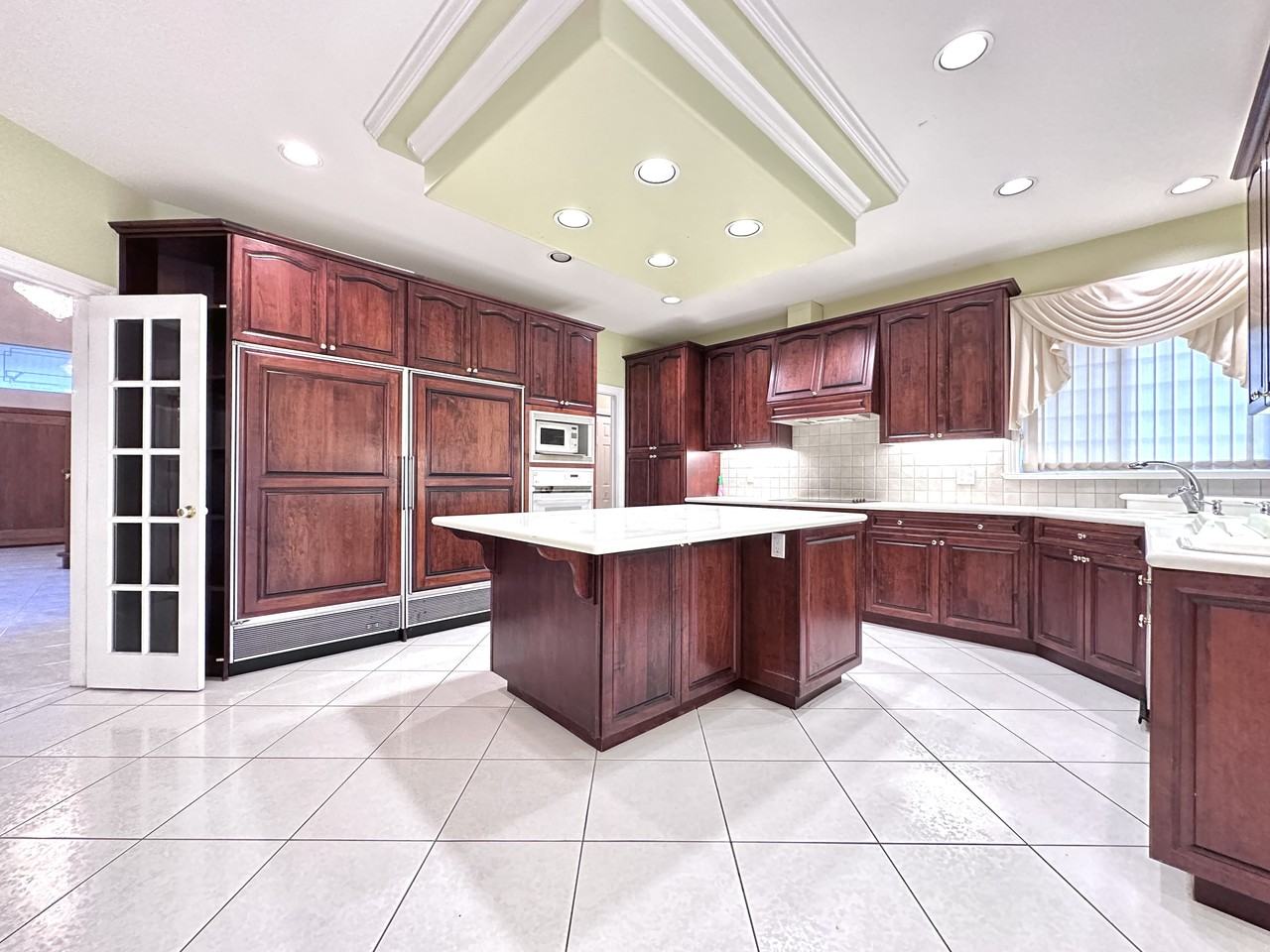 7411 Belair Drive - Photo 6 of 9