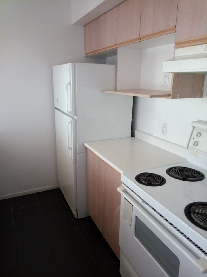 8851 Lansdowne Road #502 - Photo 6 of 11