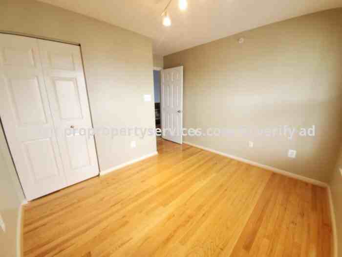 902 Blue Leaf Ct #M - Photo 4 of 21